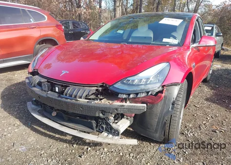 2018 Tesla Model 3 Long Range/Performance z USA, uszkodzony, nr VIN 5YJ3E1EB6JF085900